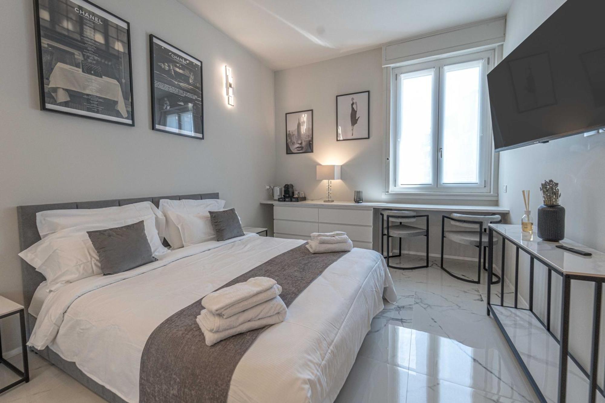 Apartment Moscova Luxury New Mailand